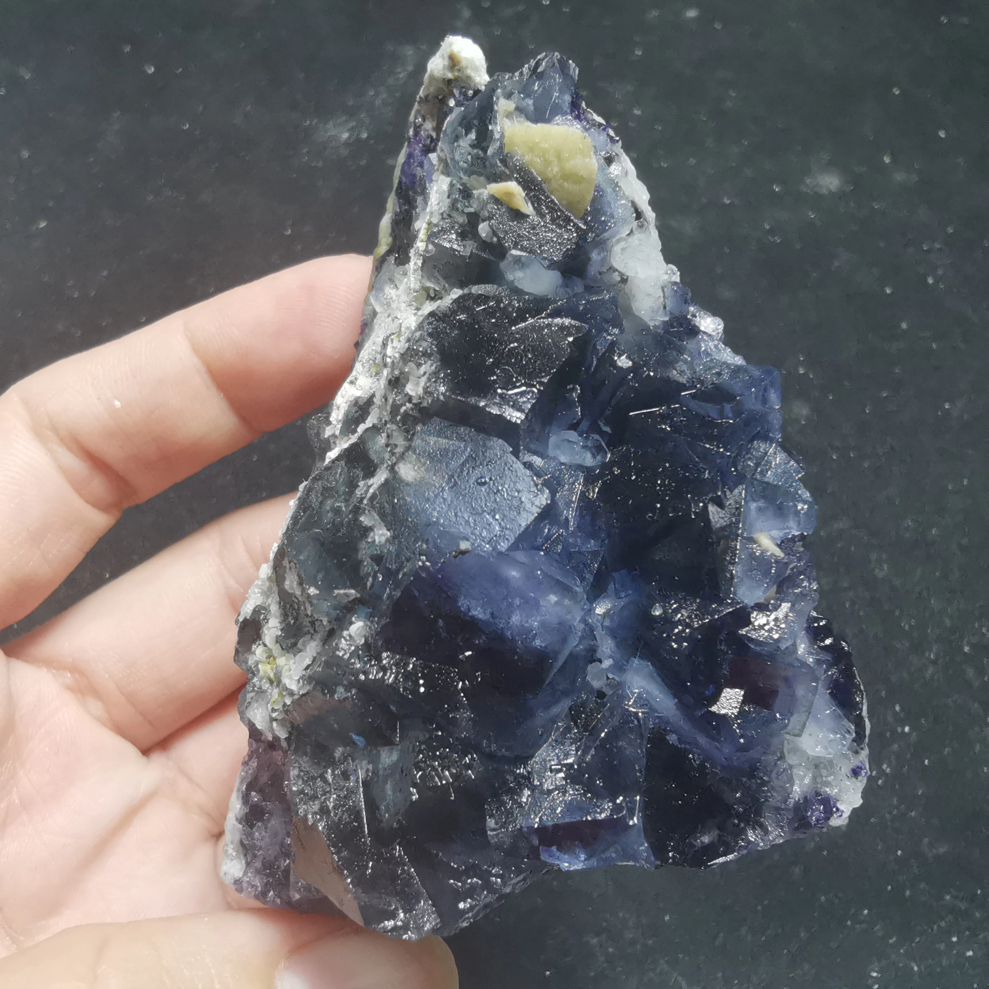 

176.2gRare natural purple Fluorite Crystal Cluster mineral paragenesis specimen