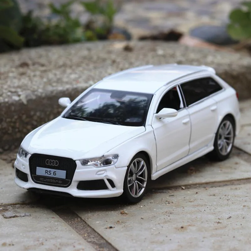 1/32 масштаб Audi RS6 моделирование цинкового сплава литья модель автомобиля звук и свет игрушка с инерционным механизмом автомобиль детские игрушки подарок на день рождения - Цвет: Белый