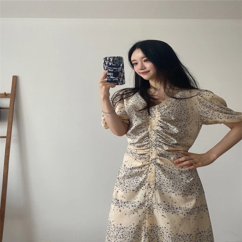 

Small Fresh and Age-reducing Retro Mid-length Dress