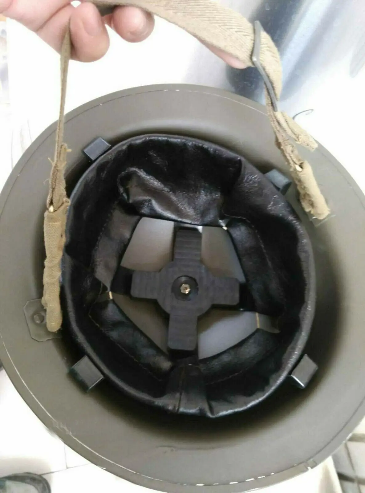 WWII UK British Army BRODIE STEEL HELMET with Liner Brodie Doughboy Helmet MILITARY COLLECTION WAR REENACTMENTS