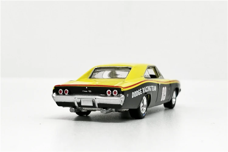 Зеленый светильник 1: 64 Dodge charger R/T 1968 Racing#89 бутик сплава автомобиля игрушки для детей Детские игрушки модель оптом