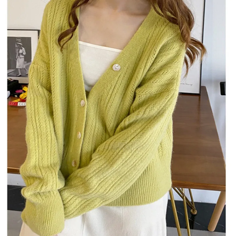 

Autumn And Winter New Knitted Cardigan Casual Single-breasted Loose V-neck Solid Color Simple Knitted Cardigan Em*