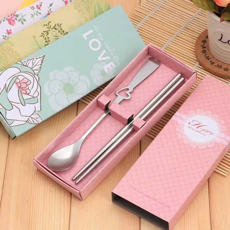 

Tableware Set Hollow-out Heart Pattern Decorative Spoon Chopsticks Stainless Steel Flatware Dinnerware Kit Wedding Favor 2020