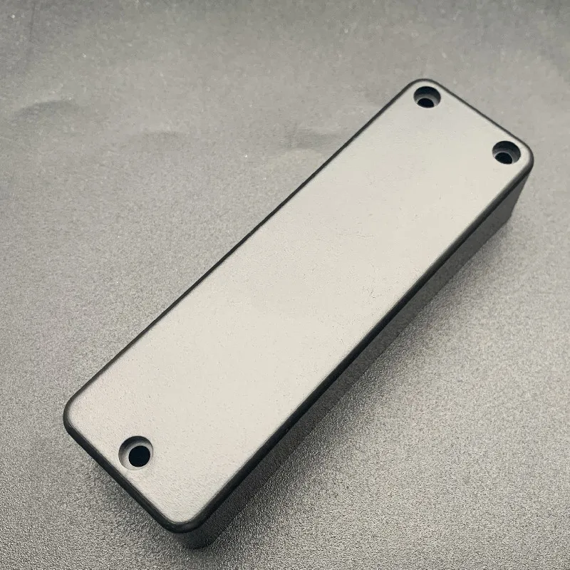 20Pcs 3 Hole Electric Bass Pickup Sealed Cover Solid ABS Pickup Cover 100/108.5x32x20.1mm Black