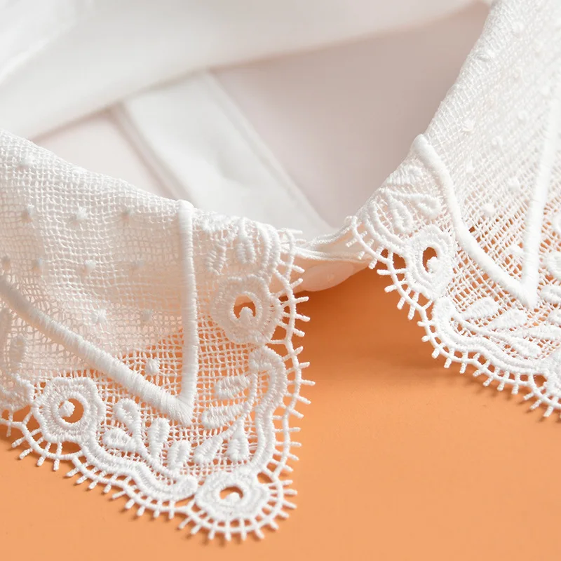 Korean style White fake collar ladies Blouse 2019 Autumn Lace turndown collar Winter Elegant Women Fake Half Shirt Detachable