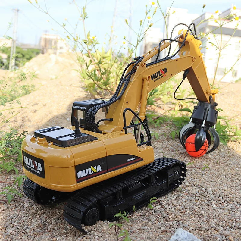 HUINA 571 2.4G RC Alloy Ball Grabber Truck 1/14 16CH RTR 680 Rotation Movable Stick Boom Claw LED Light Engineering Car Kids Toy 2