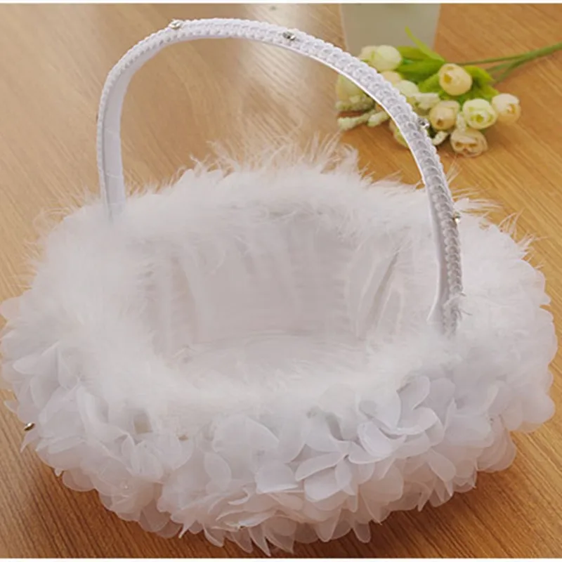 

White Feather Wedding Flower Basket Lace Flower Ostrich Leather Hair Accessories European Bride Flower Basket Wedding Decoration
