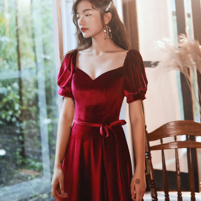 

Celebrity Dresses Celebrity Toast Wine One Word Shoulder Hubble-bubble Sleeve Fall Back On Small Velvet Engagement To Marry