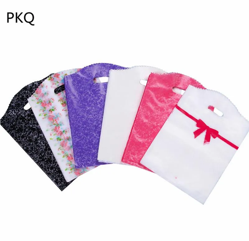 

10pcs 5 colors Gift Bag with handle Reusable Plastic Bag Large Shopping Bag Jewelry/Present Packaging Bags 20x26cm/25x35cm