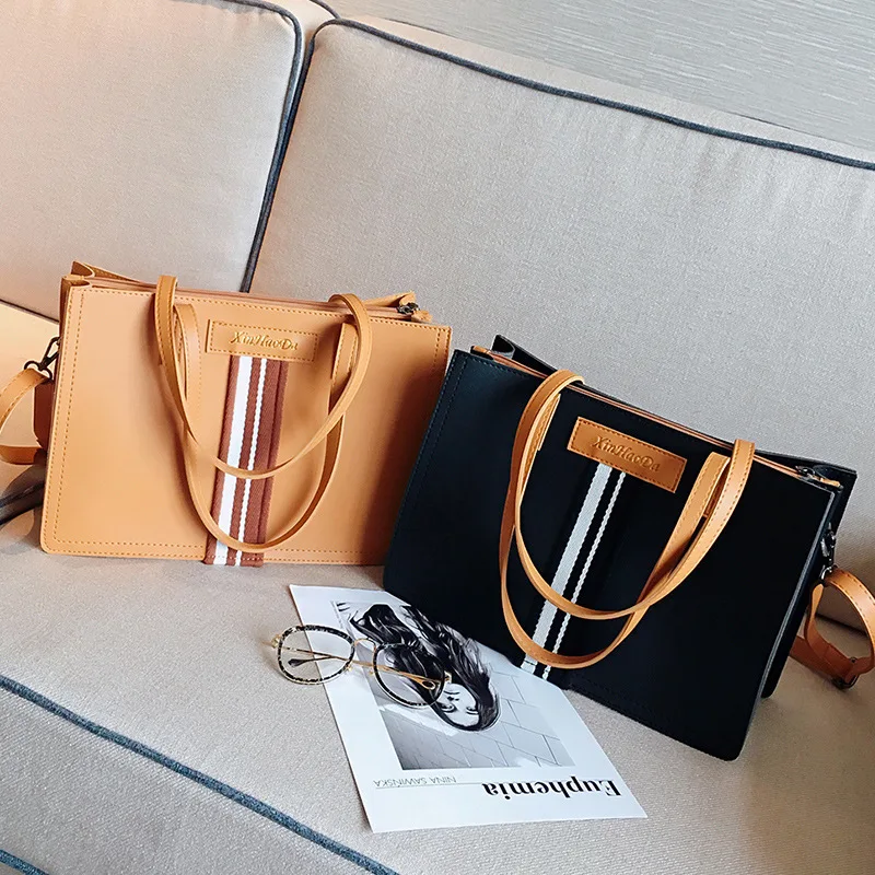 

2019 New Style Stereo Stereotypes Generous Bag Stripes Contrast Color One-Shoulder Diagonal Handbag