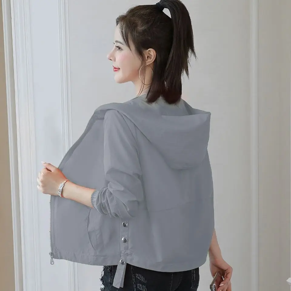 Giacche primaverili da donna stile coreano frangivento 2024 Abbigliamento estivo sottile per la protezione solare Cappotto con cappuccio bianco Giacca con cerniera Femme_voghion.com