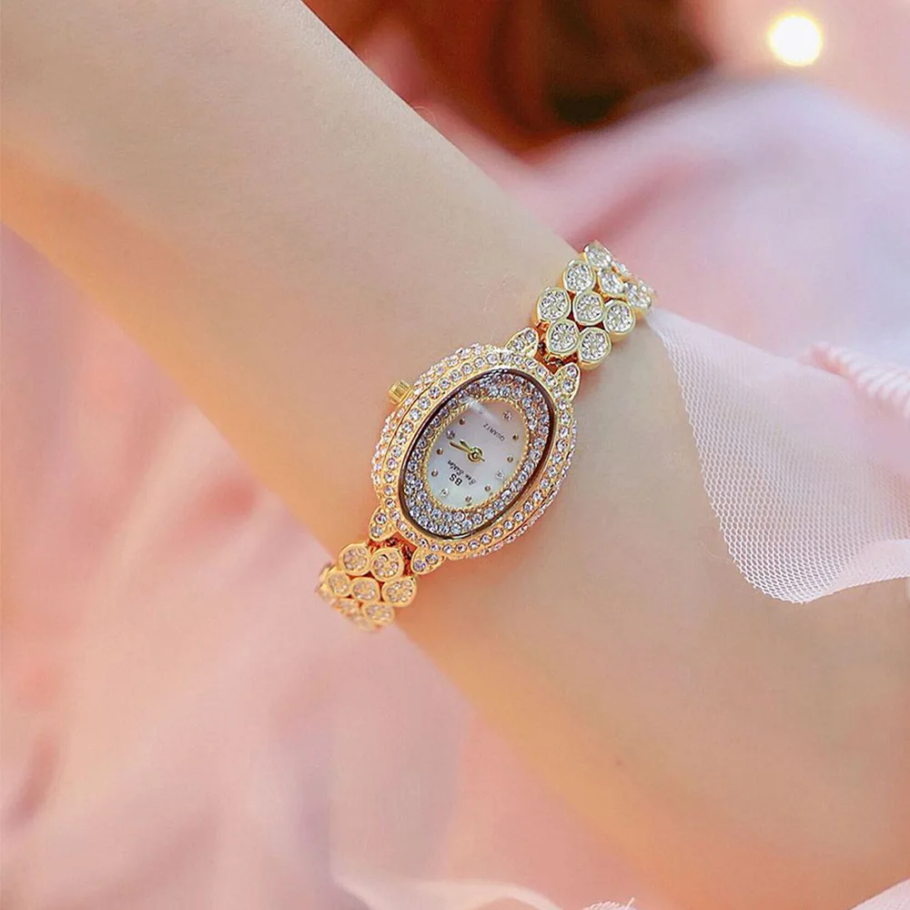 

-Style Full of Crystals Watch Diamond-embedded Watch Small Dial Ellipse Watch Scale Stainless Steel Belt Quartz Watch
