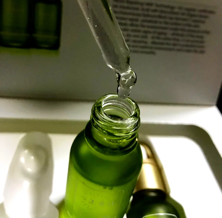 

Hyaluronic acid raw water heart love hyaluronic acid essence moisturizing and moisturizing 15ML*2