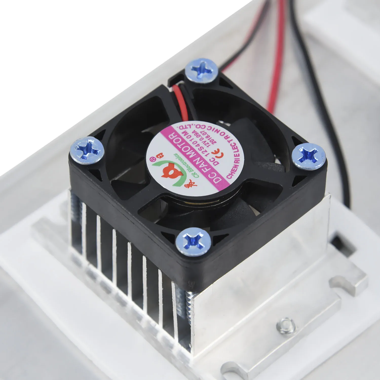 

Tri-core Thermoelectric Peltier 126w Refrigeration Air Cooling Cooler Heaksink 300*110*75mm/11.8*4.33*2.95 Inches