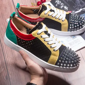 

Toe Sliver Blingbling Round Rivets Decor Men Shoes Leather Red Bottom Breathable Low Top Couple Shoe Yellow Black Patchwork Shoe