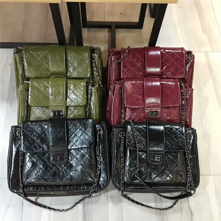 

Head Layer Oil Wax Cowhide Woman Classic Atmosphere On Grade Belt More Locks Interlayer Genuine Leather Lingge Chain Bag