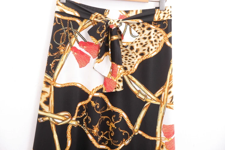 Printed skirt with geometric pattern stretch skirt