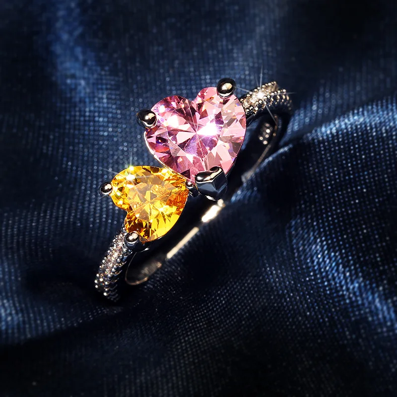 

Luxury Heart Ring for Girl with Two Different Color Double Heart CZ Prong Setting Women Jewelry Ring Fashion Accessory Gift