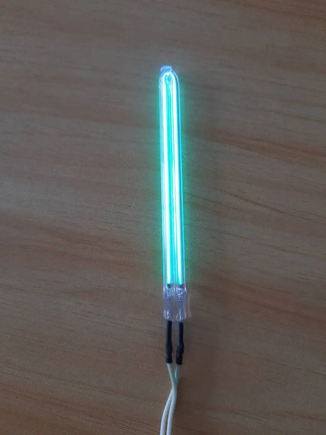 Household ultraviolet uvc cold cathode U-wavelength 185nm ozone sterilization, deodorization and mite disinfection lamp