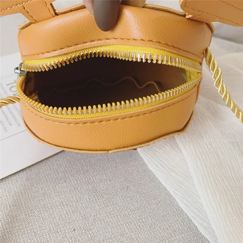 LCQ91007093_0536312184561884108