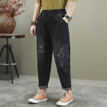 Новинка года; сезон весна; повседневные джинсы в стиле ретро с пряжкой и цветочным принтом; удобные длинные женские джинсовые штаны-шаровары