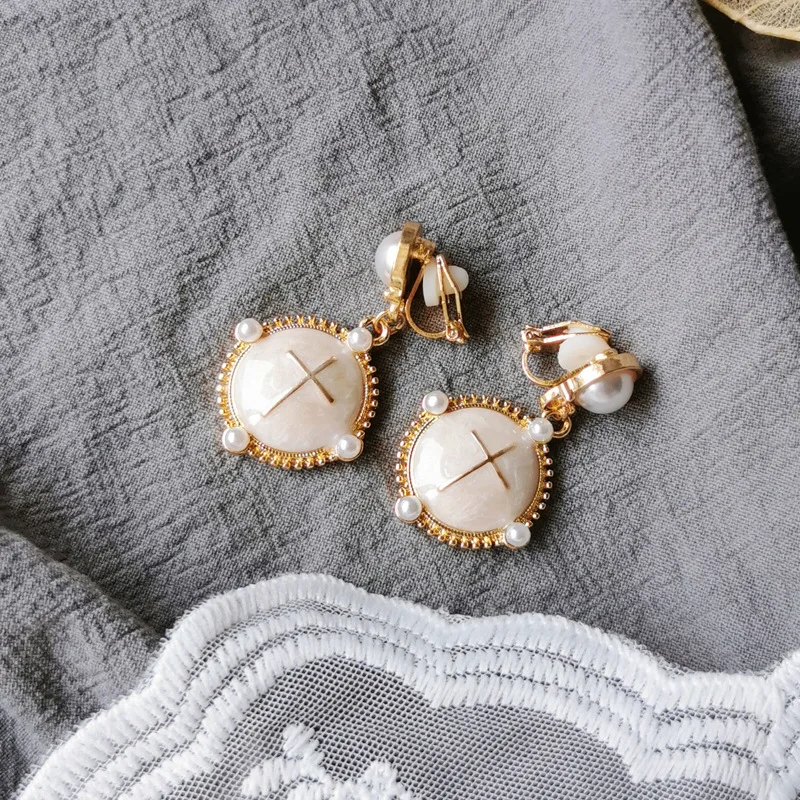 Simple White Enamel Round Clip on Earrings without Piercing Royal Baroque Elegant Cross No Ears Hole Clips Earrings