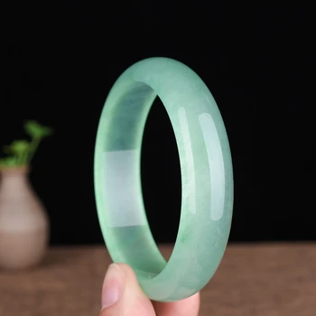 

Myanmar Jade Ice Pale Green Girl Jade Bracelet