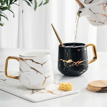 

Nordic Style Creative Marble Texture Ceramic Mug Gold Plated Handle Cup Wood Saucer Lid Coffee Cup Breakfast Milk Mug Crafts
