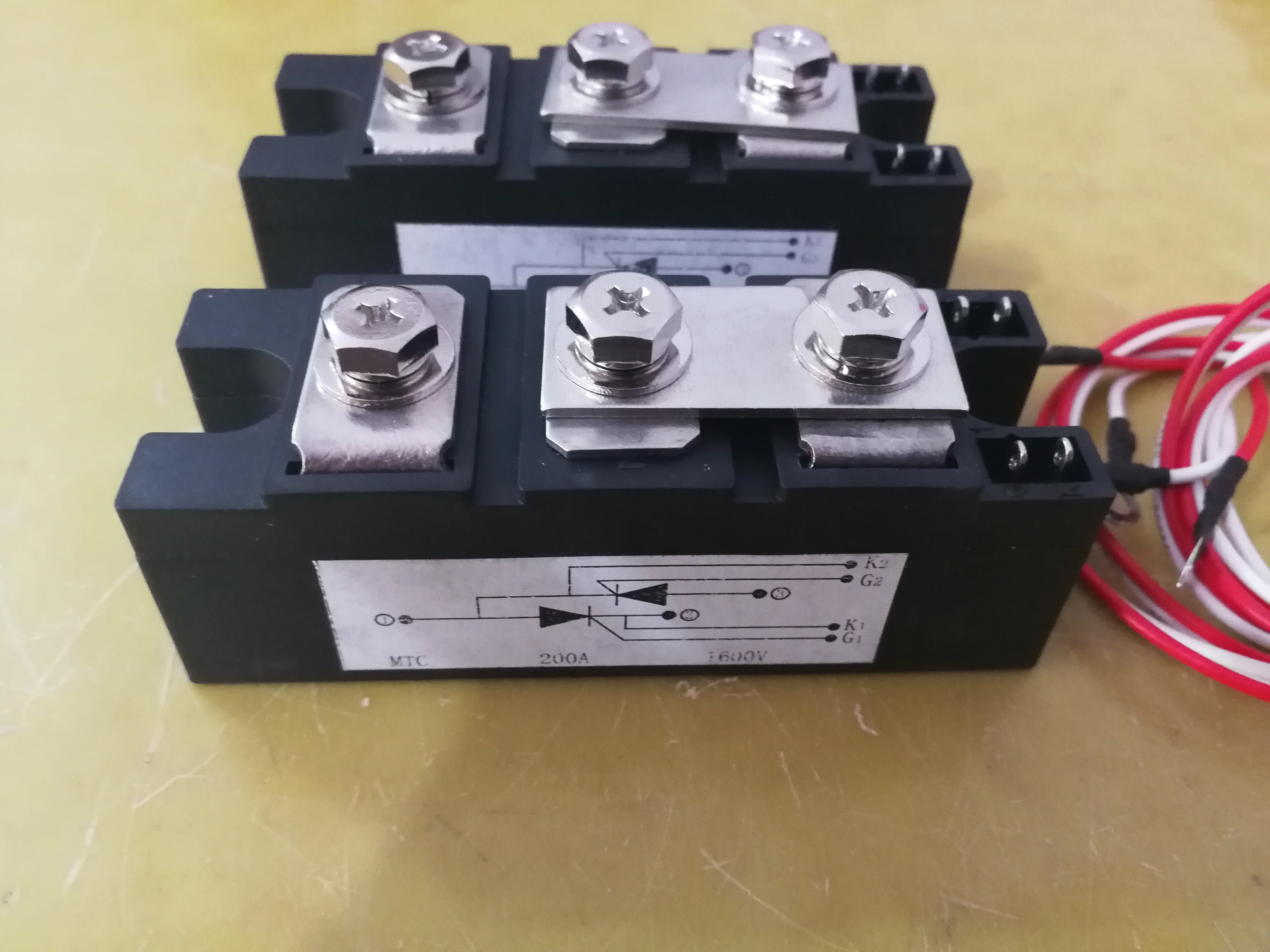 

MTC200A/1600V Thyristor Module Spot Welder Thyristor