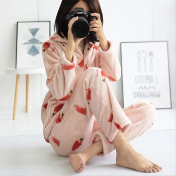 

2020 Winter Women's velvet pajamas sets warm sleepwear cute printed ladies fleece pajamas shirt+pants ladies sleeping cloth 2PCS