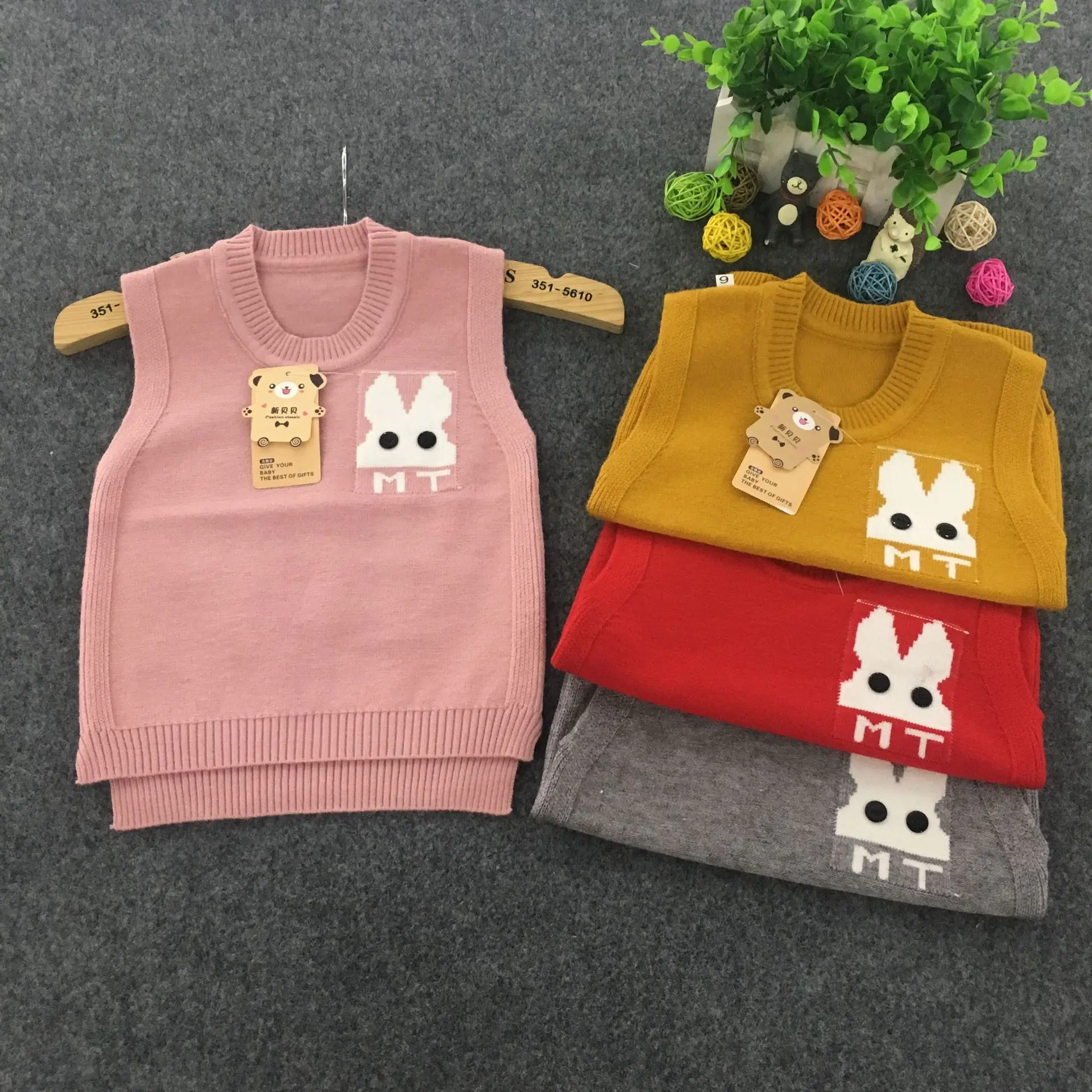 

Korean-style Kids' Waistcoat Autumn And Winter Pure Cotton Sweater Cute Waistcoat Trend Baby Clothes