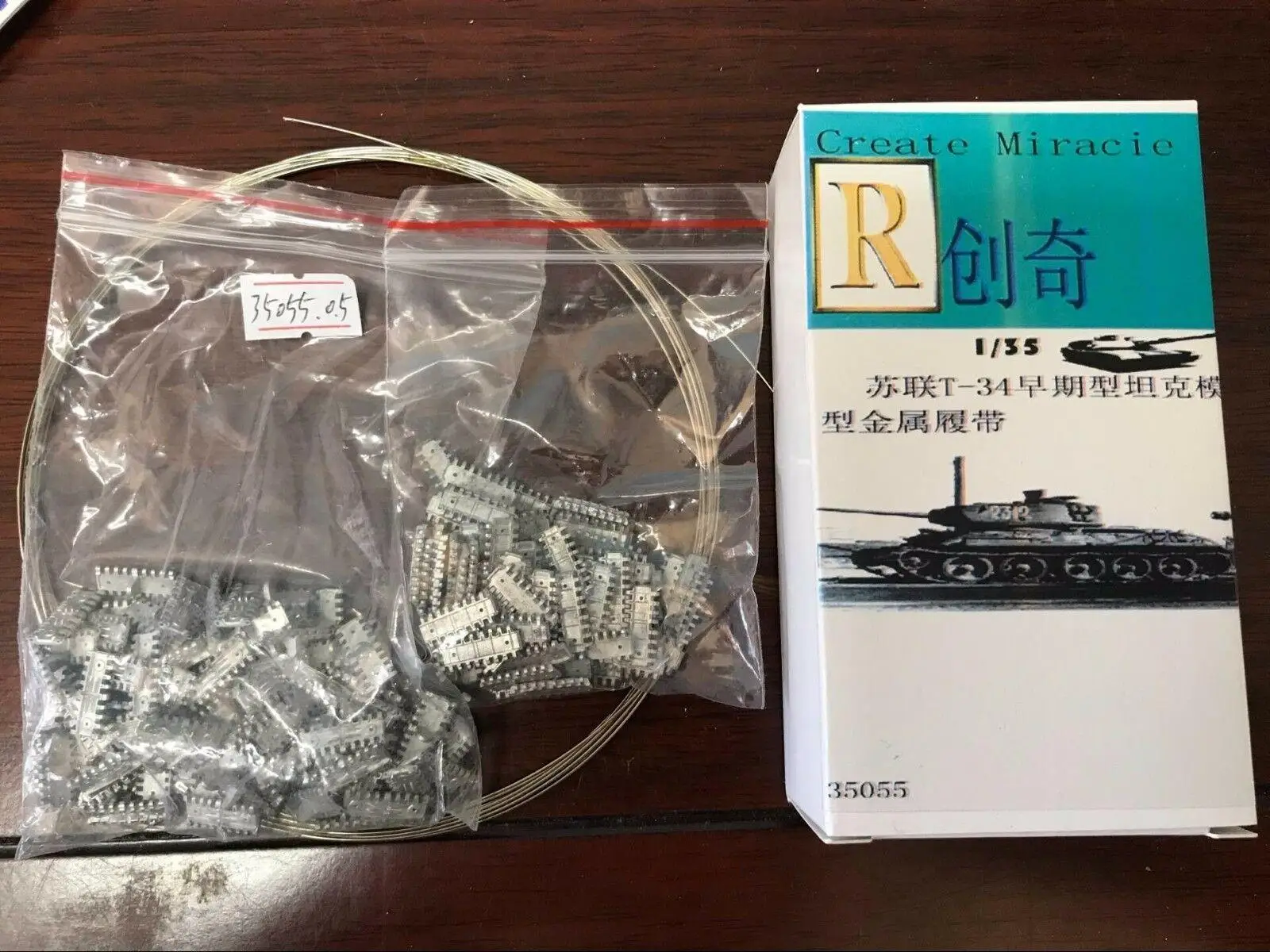 R-Model 1/35 35055 Metal Track For WWII Russian T-34/76 1940 Early Type |