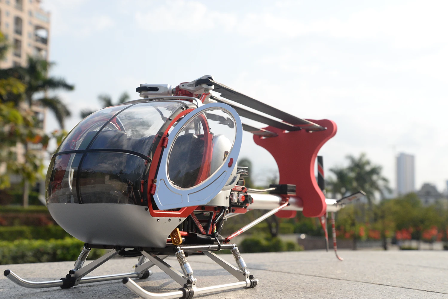 Вертолет на радиоуправлении Schwarzer 300C Hughes 9CH бесщеточный RTF полностью
