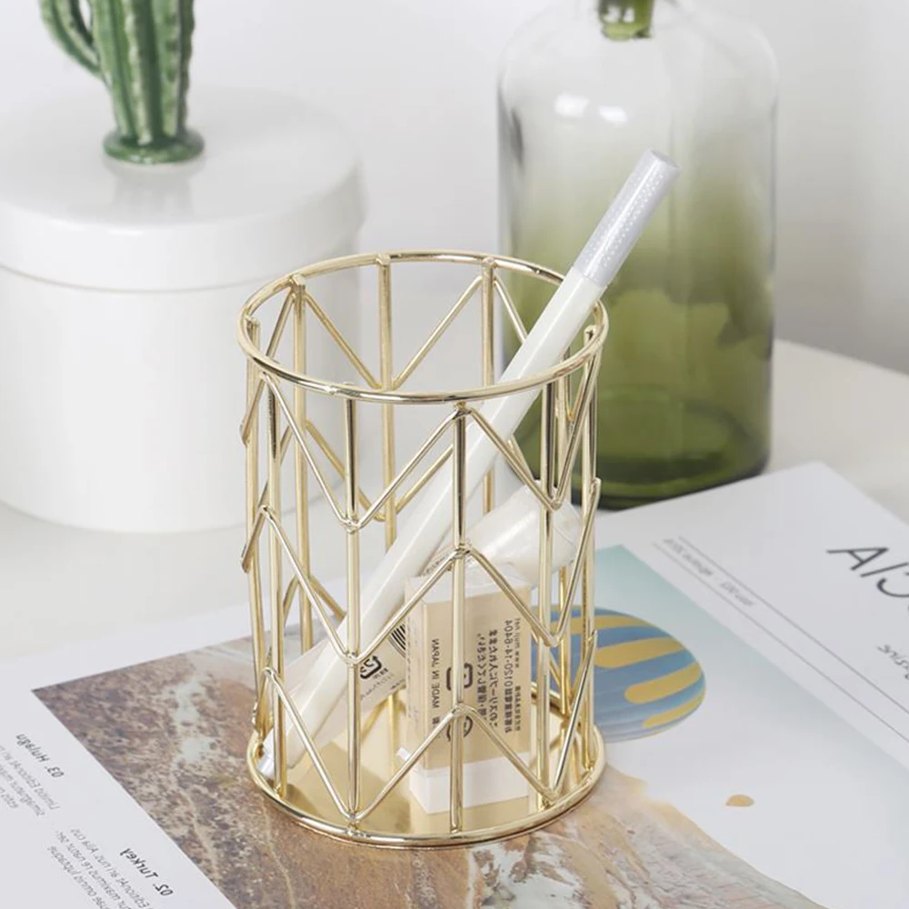 

2 Colors Iron Art Nordic Makeup Storage Box Cylindrical Case Storage Lipstick Brush Pen Holder Organizer Basket Rose Gold