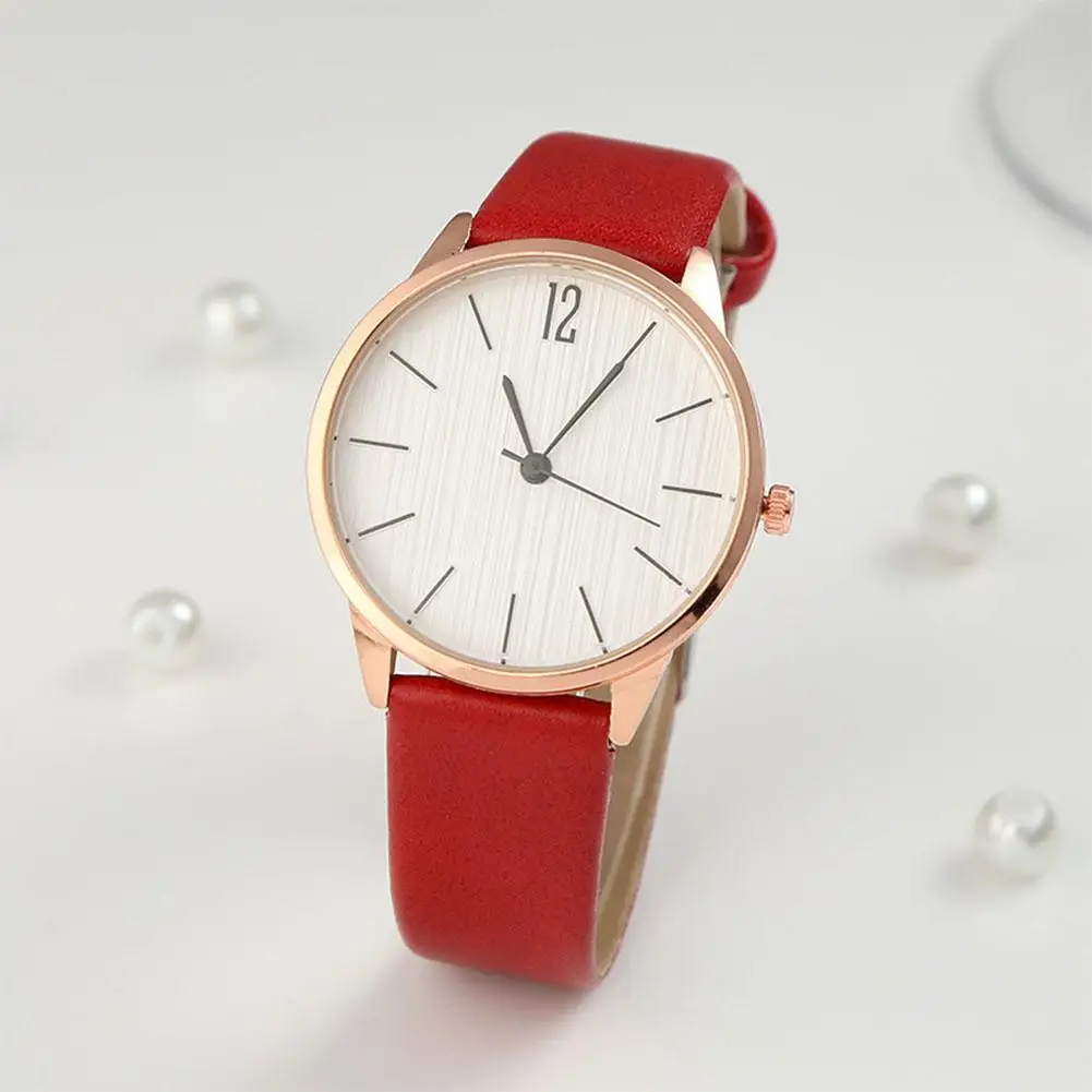 

HobbyLane Women Concise Leather Strap Casual Small Dial Quartz Watch