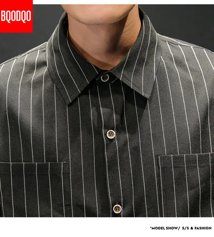 BQODQO Черная Мужская модная полосатая рубашка с длинным рукавом в Корейском стиле с отворотом, Свободная Повседневная рубашка, Мужская Уличная одежда, топ размера плюс