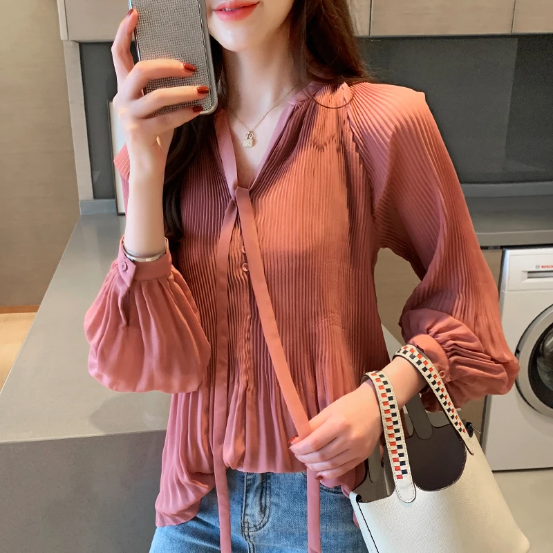 

High Quality 2019 Autumn New Arrival Korean V Collar Pleated Lantern Sleeve Woman Chiffon Blouse