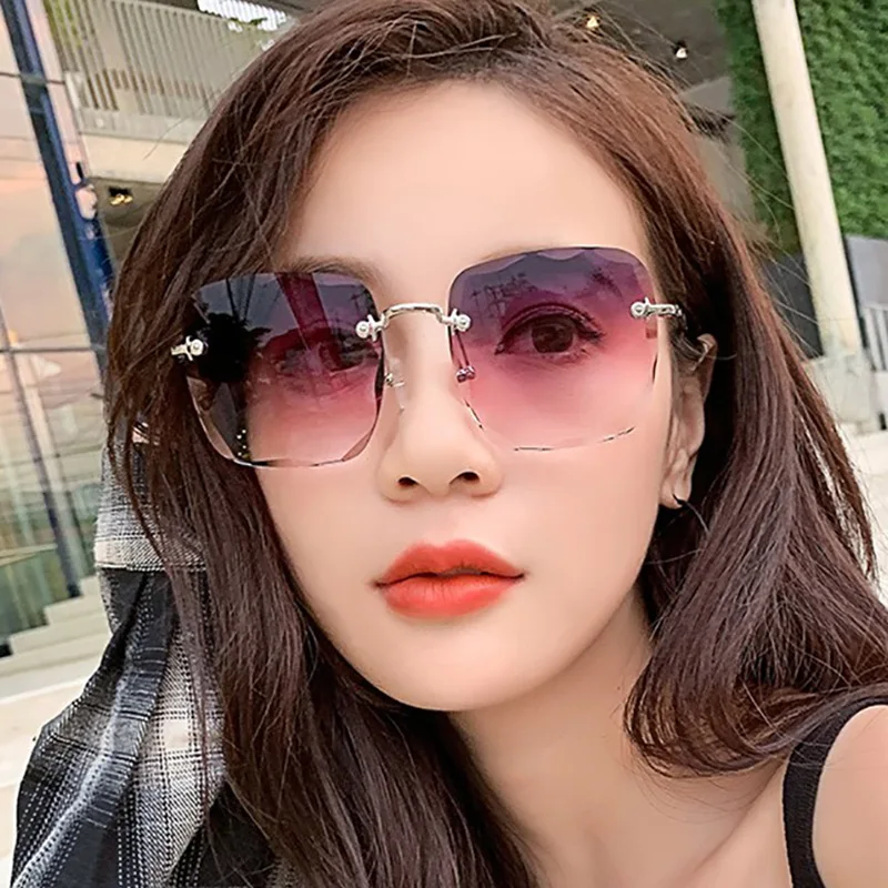 

Retro Sunglasses Women Brand Designer Fashion Rimless Gradient Sun Glasses Ladies Classic Vintage UV400 Outdoor Oculos De Sol