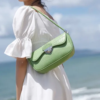 

Personality Niche Crocodile Pattern Underarm Bag 2020 New Shoulder Crossbody Handbag Fashion Lock Baguette Bag A205