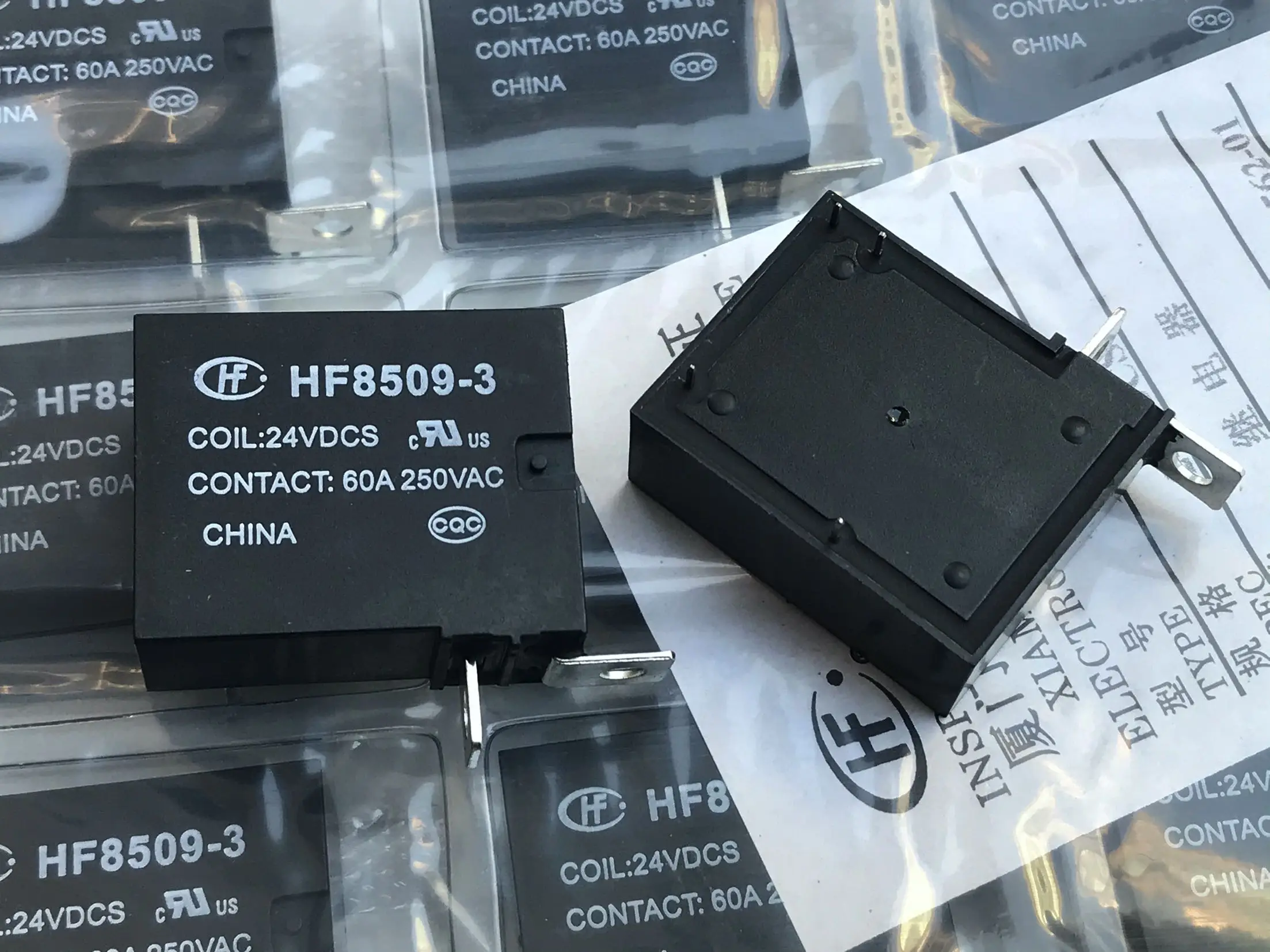 HF8509-3I HF8509-3 24VDC Магнитное реле с механической блокировкой 60A 250VAC | Обустройство