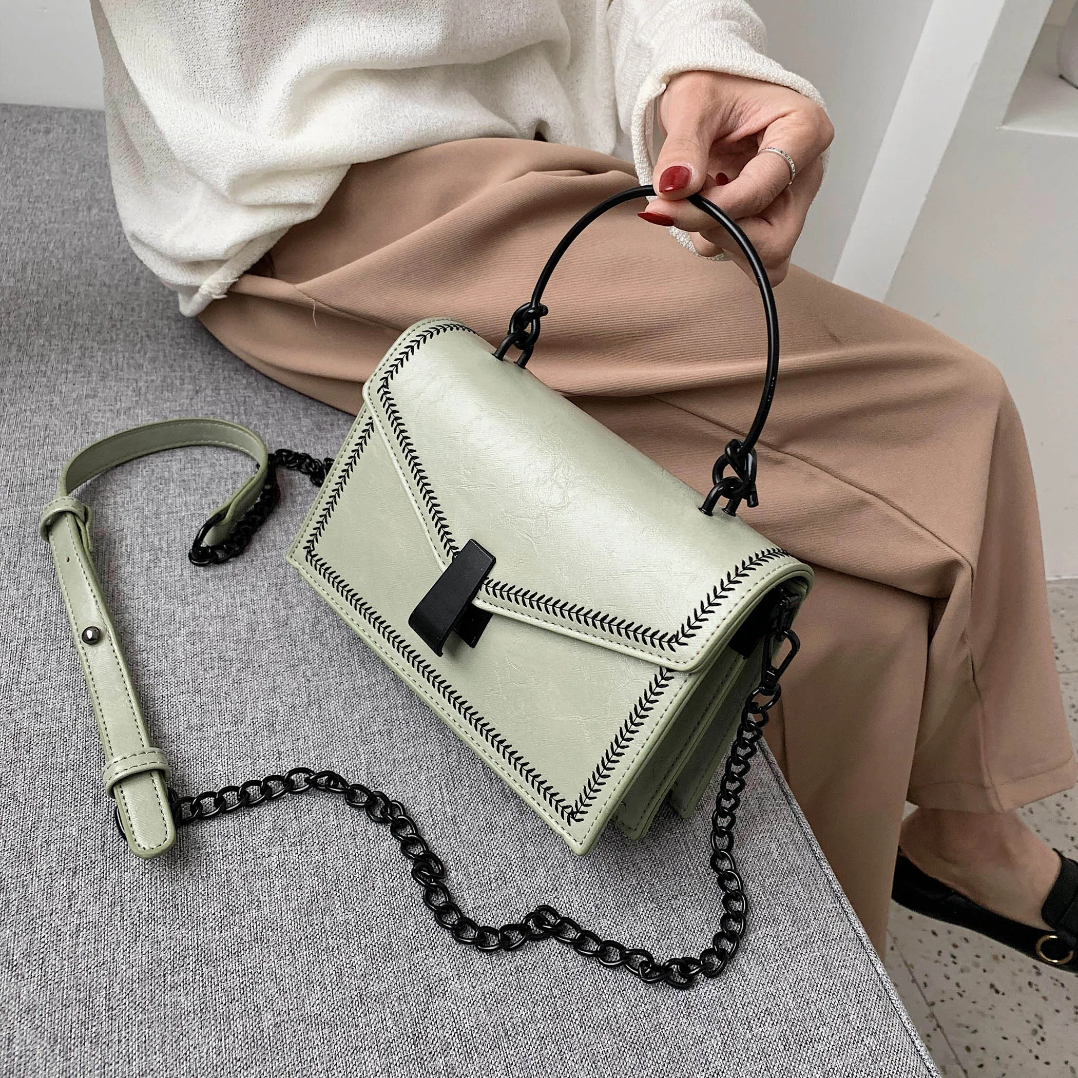 

Small PU Leather Crossbody Bags For Women 2020 Ladies Handbag with Iron Handle Female Chain Handbags Shoulder Messenger Bags