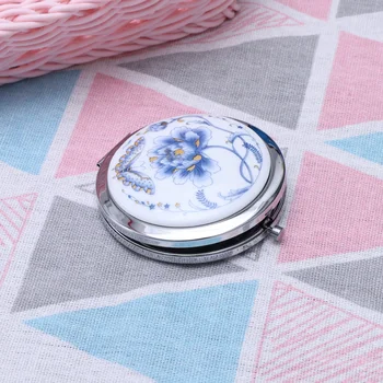 

Makeup Mirror 7CM Diameter Metal Mirror Portable Folding Double-sided Makeup Mirror (Butterfly Peony)
