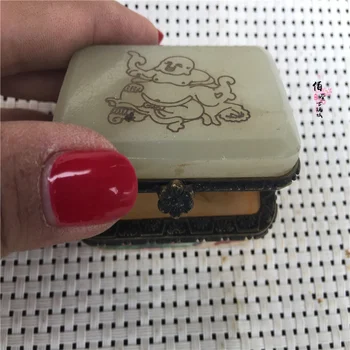 

Antique bones, folk old objects, paintings, Buddhist paintings, rouge, gouache, makeup, powder box decoration collection