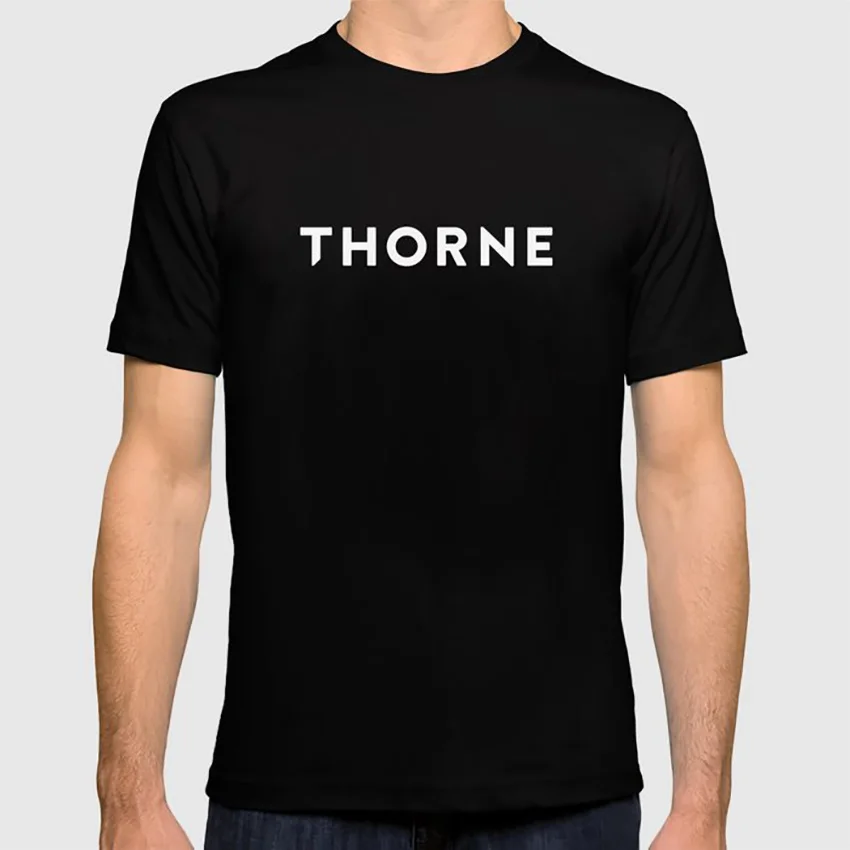 Белая футболка с логотипом Thorne