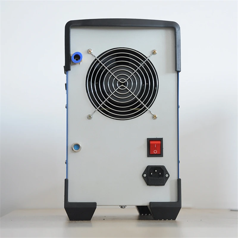 4593871318_1594522443