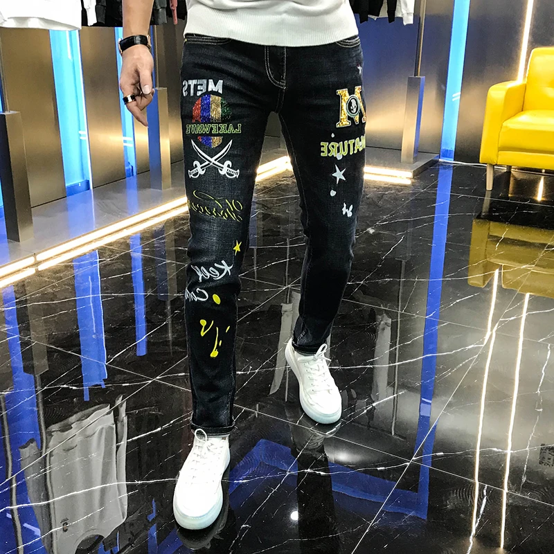 Тренд моды осени молодых мужчин 2020 новый стиль сломанные дыры хип-хоп блёстки