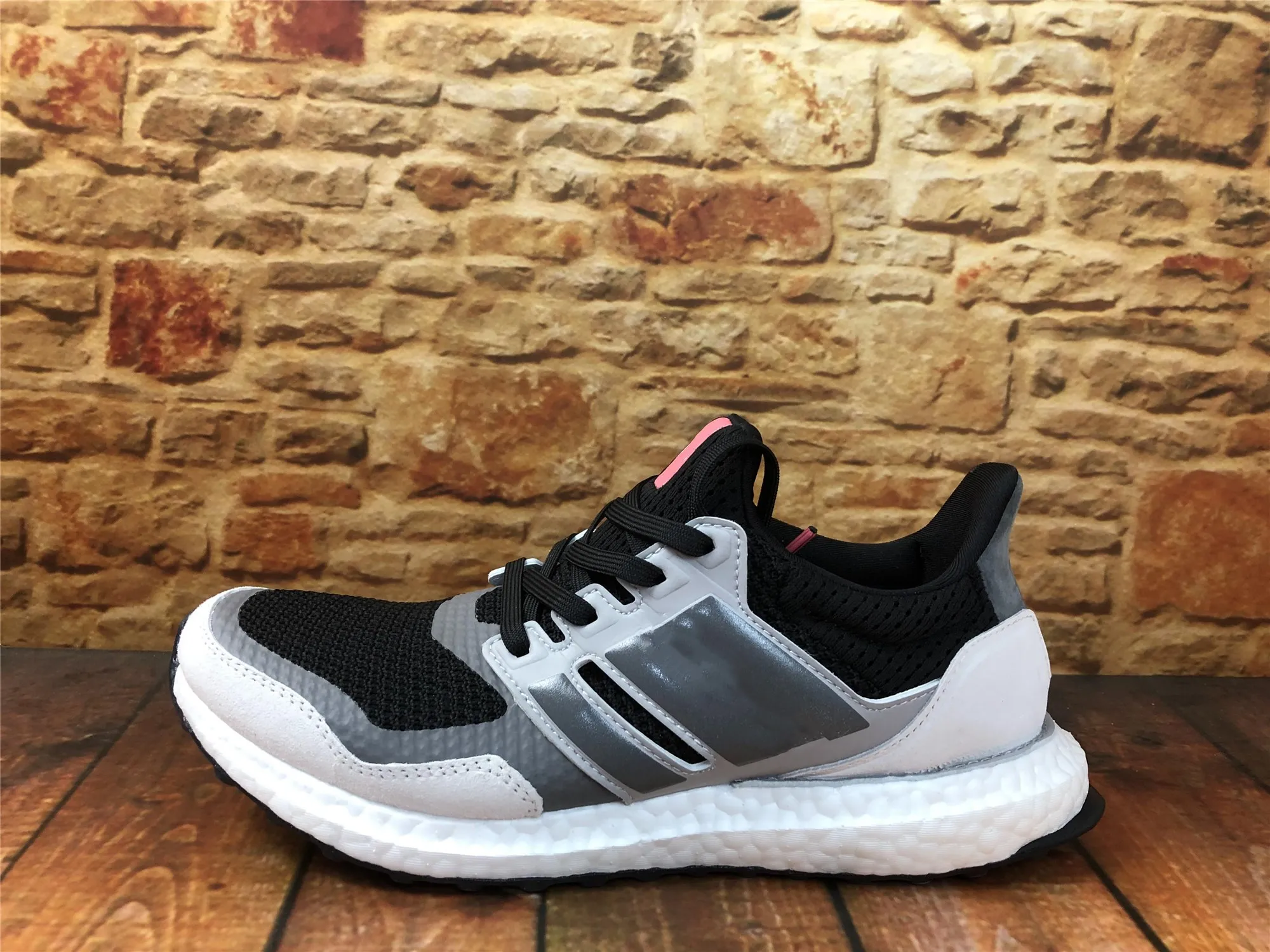 

Breathable Running Shoes for men women White Black High Your Stripes Candy Cane Navy Burgundy Mens Trainer Sports Sneakers