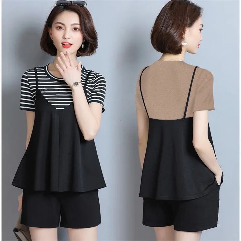 

2019 Spring And Summer Large Size Two-Piece Set Short Sleeve T-shirt Crew Neck Striped Shirt Shorts Fat Mm Casual Fashion WOMEN'