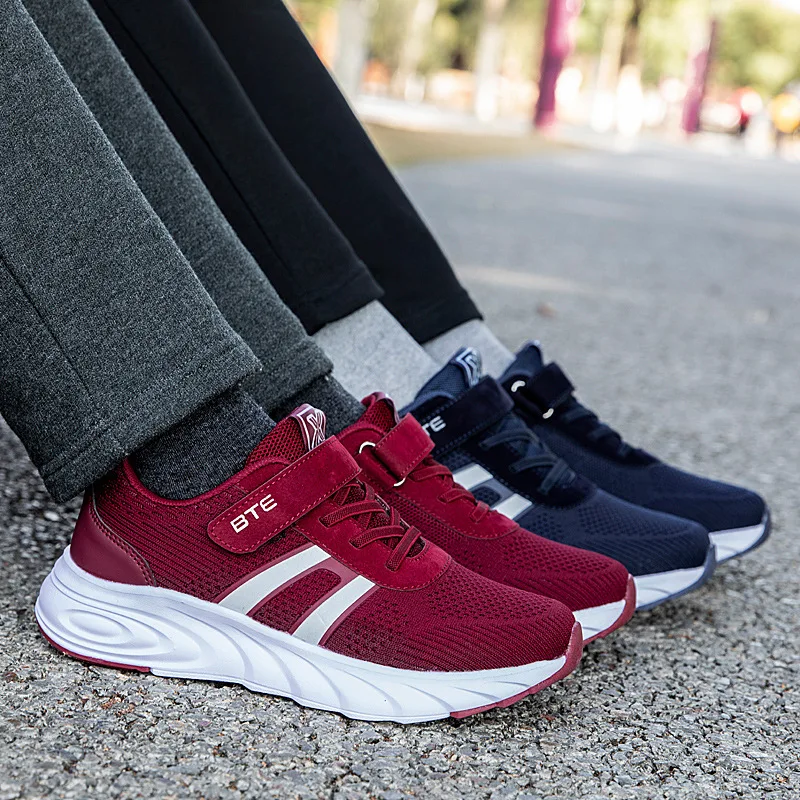 

Spring Summer Shoes for the Old Women's Lightweight Walking Shoes Mesh Middle-aged Walking Shoes Soft Bottom Is Comfortable Mom