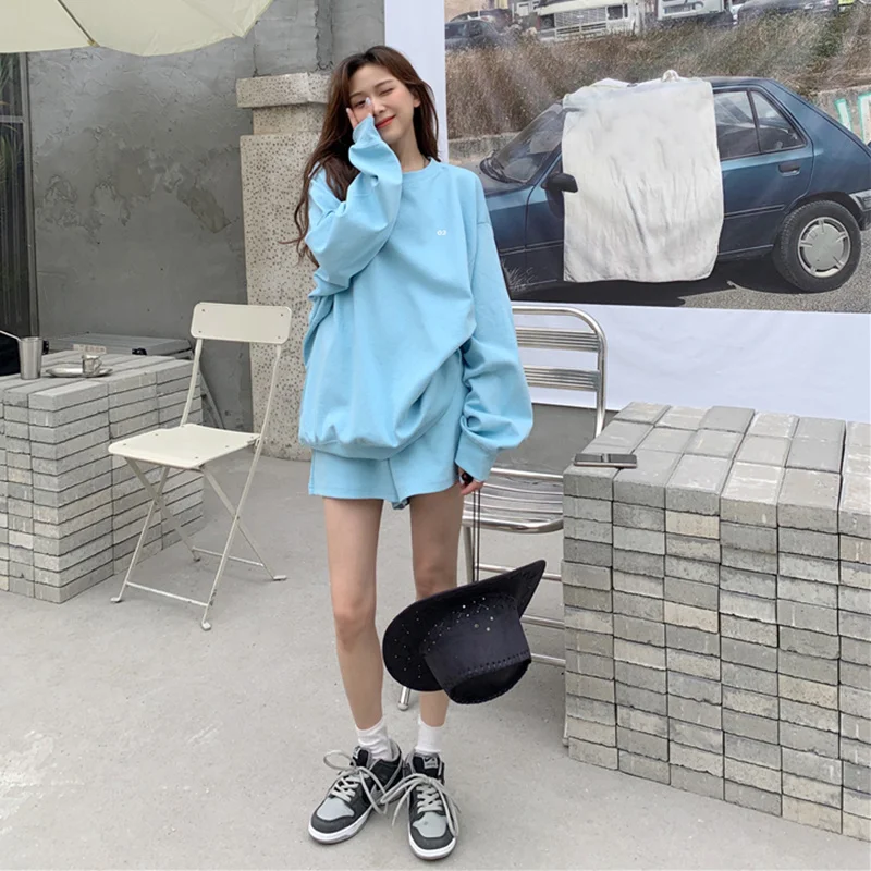 Casual Fashion Set Women's Spring and Autumn 2021 New Small Fashionable Sweater Wide Leg Shorts Two-piece Kio |